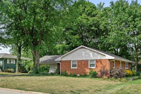 102 Ellis Ave, Normal, IL 61761 photo 2