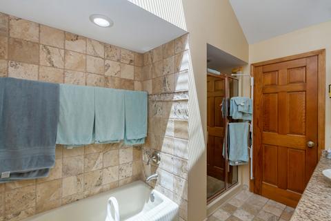 332 Patricia Ln, Bartlett, IL 60103 photo 21