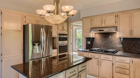 5195 Landers Dr, Hoffman Estates, IL 60192 photo 4