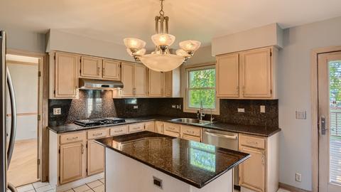 5195 Landers Dr, Hoffman Estates, IL 60192 photo 5