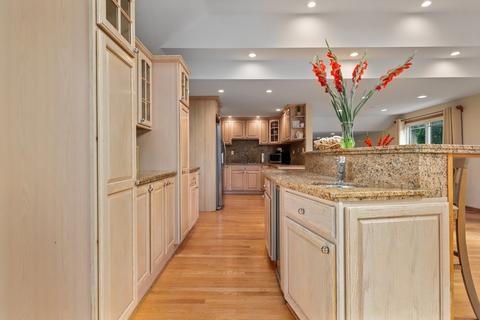 1819 E Bittersweet Ln, Mount Prospect, IL 60056 photo 16