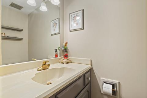 1819 E Bittersweet Ln, Mount Prospect, IL 60056 photo 23