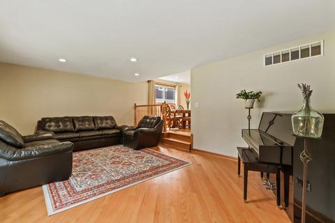 1819 E Bittersweet Ln, Mount Prospect, IL 60056 photo 6