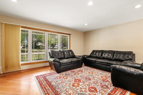 1819 E Bittersweet Ln, Mount Prospect, IL 60056 photo 7