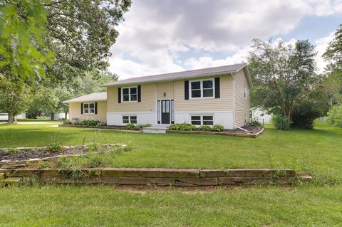 8212 Elm Ave, Downs, IL 61736 photo 2