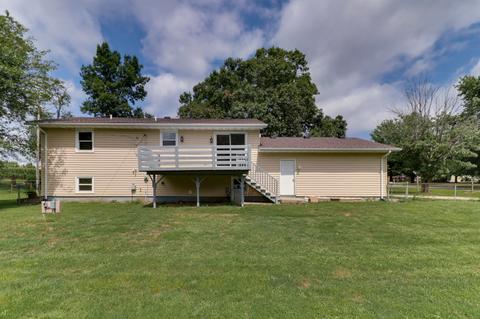 8212 Elm Ave, Downs, IL 61736 photo 4