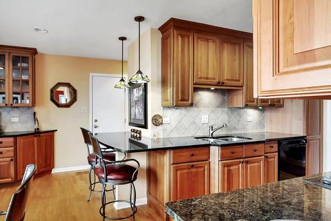 1370 Nottingham Ln, Hoffman Estates, IL 60169 photo 9