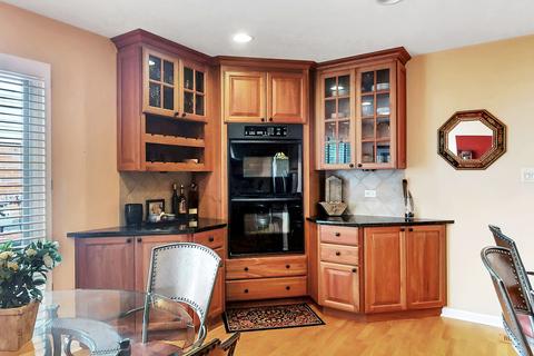 1370 Nottingham Ln, Hoffman Estates, IL 60169 photo 10