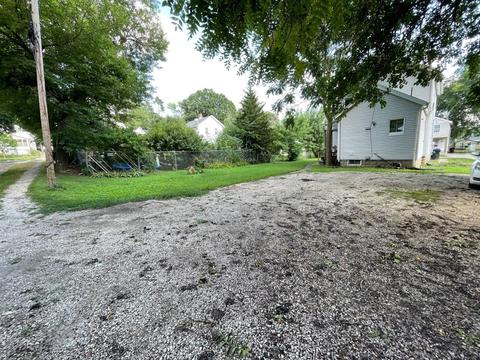 408 E Jackson St, Bloomington, IL 61701 photo 4