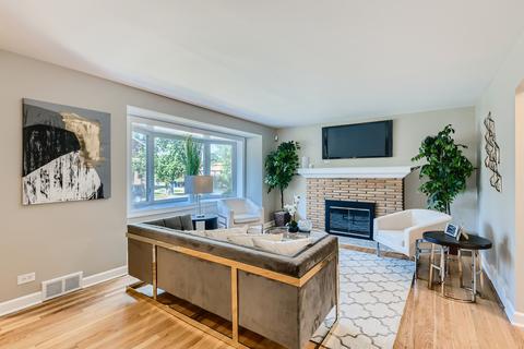 357 E 90th St, Chicago, IL 60619 photo 2