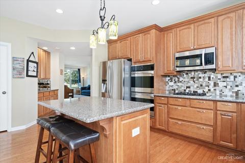 1755 Ruzich Dr, Bartlett, IL 60103 photo 8