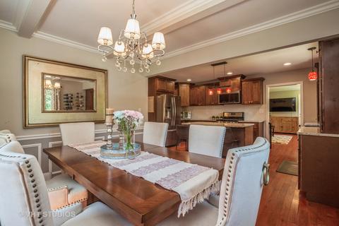 700 Alhambra Ln, Hoffman Estates, IL 60169 photo 4