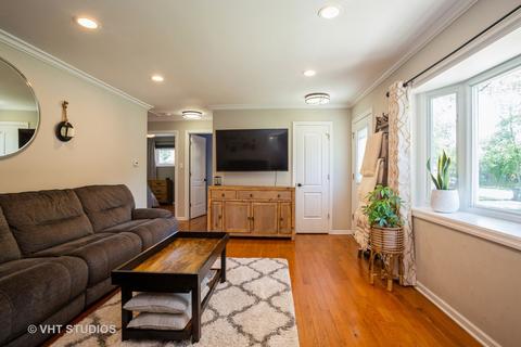 700 Alhambra Ln, Hoffman Estates, IL 60169 photo 9