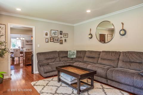700 Alhambra Ln, Hoffman Estates, IL 60169 photo 10