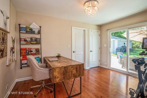 700 Alhambra Ln, Hoffman Estates, IL 60169 photo 12