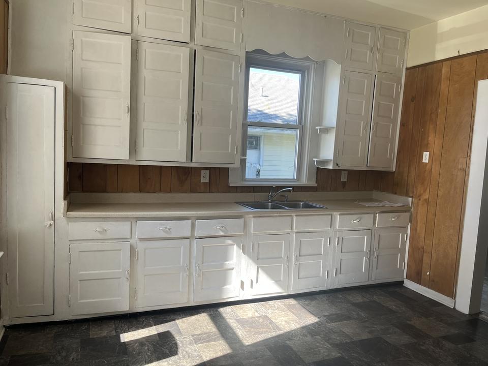  632 S Lincoln Ave S, Aurora, IL 60505 photo 3