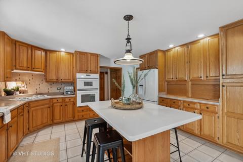 1110 Crane Dr, Sleepy Hollow, IL 60118 photo 9