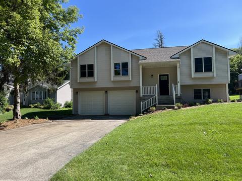 3205 W Beach Dr, Mchenry, IL 60050 photo 2