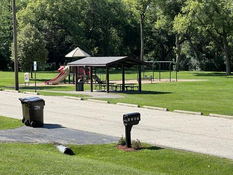3205 W Beach Dr, Mchenry, IL 60050 photo 38