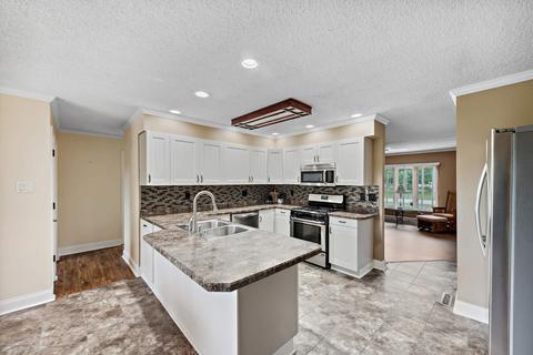 1211 N Bush Ave, Kankakee, IL 60901 photo 9