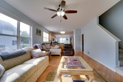 1491 Della Dr, Hoffman Estates, IL 60169 photo 13