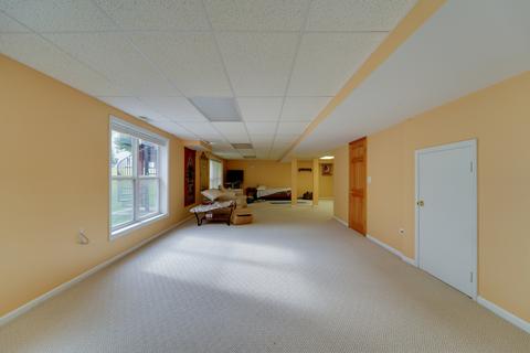 1491 Della Dr, Hoffman Estates, IL 60169 photo 16