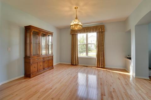 1491 Della Dr, Hoffman Estates, IL 60169 photo 5