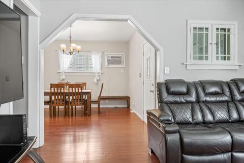 808 E Walnut St, Bloomington, IL 61701 photo 5