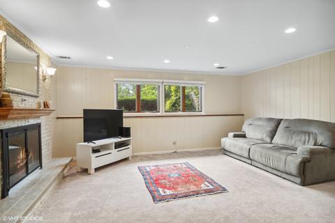 3965 Suffolk Ln, Hoffman Estates, IL 60192 photo 17