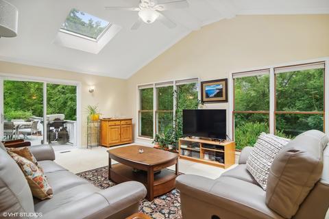 3965 Suffolk Ln, Hoffman Estates, IL 60192 photo 11