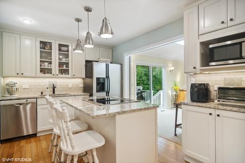 3965 Suffolk Ln, Hoffman Estates, IL 60192 photo 9