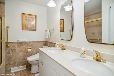 3965 Suffolk Ln, Hoffman Estates, IL 60192 photo 16