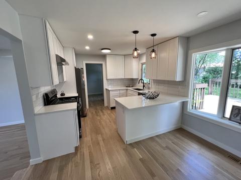 995 Concord Ln, Hoffman Estates, IL 60192 photo 6