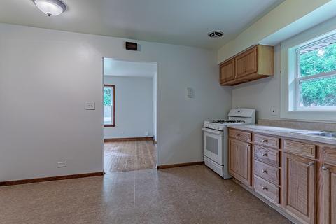 1002 W Roosevelt Rd, Wheaton, IL 60187 photo 6