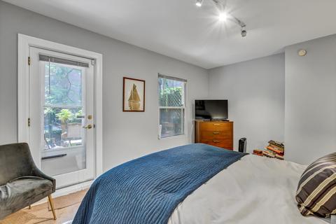 87 Elm St #2, Chicago, IL 60611 photo 13