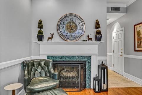 87 Elm St #2, Chicago, IL 60611 photo 7