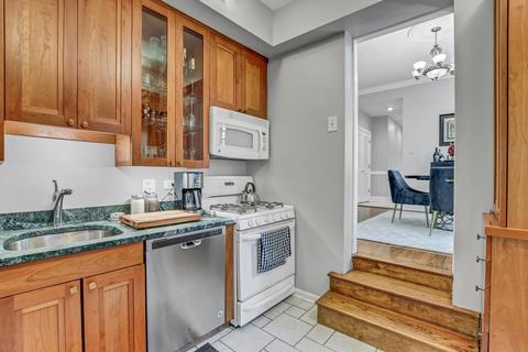 87 Elm St #2, Chicago, IL 60611 photo 10