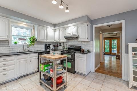 306 E 2nd St, East Dundee, IL 60118 photo 6