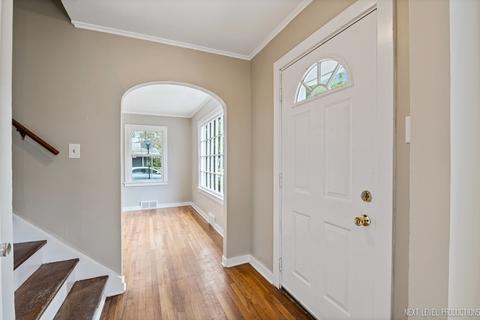 6 Westgate Dr, Aurora, IL 60506 photo 2