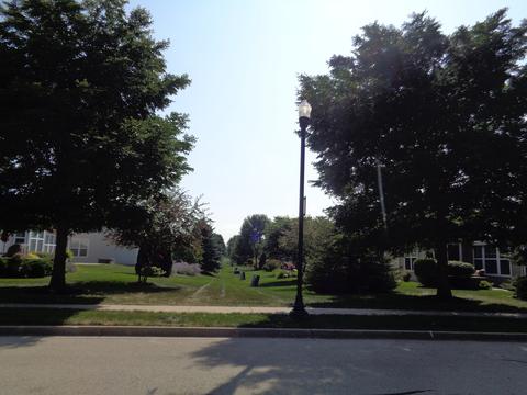 2878 Edgewater Dr, Elgin, IL 60124 photo 3