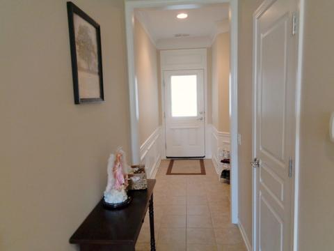 2878 Edgewater Dr, Elgin, IL 60124 photo 4