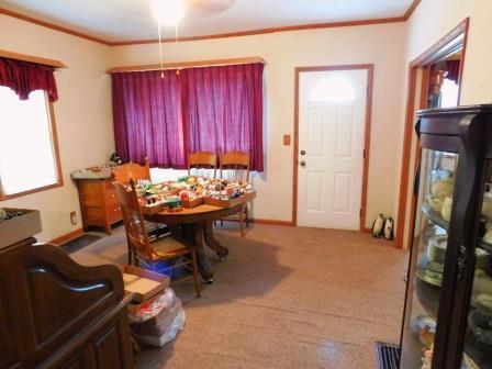 602 E Locust St, Chatsworth, IL 60921 photo 4