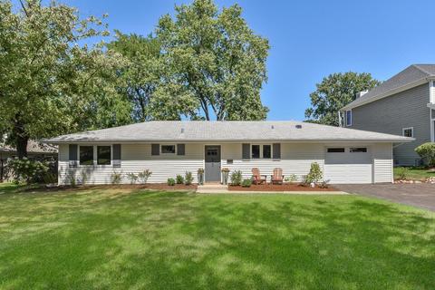 825 Parkway Dr, Wheaton, IL 60187 photo 1