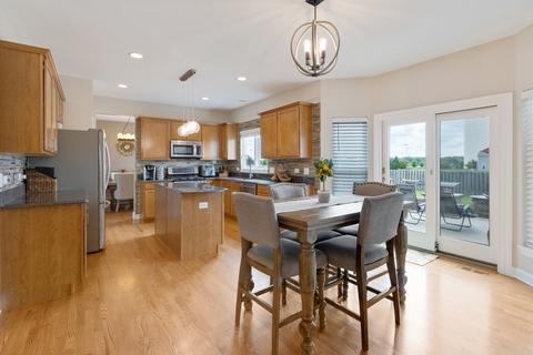 170 Fieldcrest Dr, Bartlett, IL 60103 photo 9
