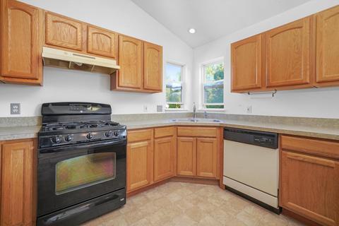 909 Dewey St, Harvard, IL 60033 photo 3