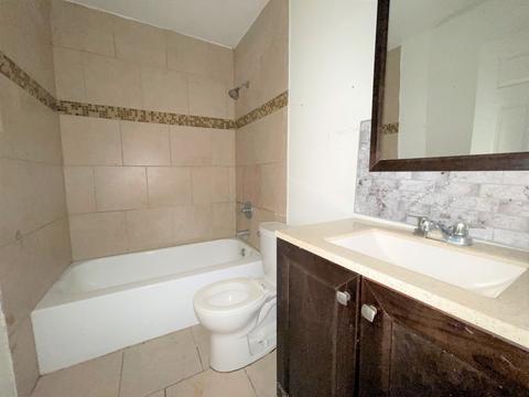 688 Ford Ave, Elgin, IL 60120 photo 14
