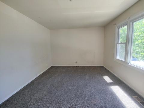 688 Ford Ave, Elgin, IL 60120 photo 13