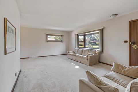 220 Mccain Ct, Des Plaines, IL 60016 photo 5