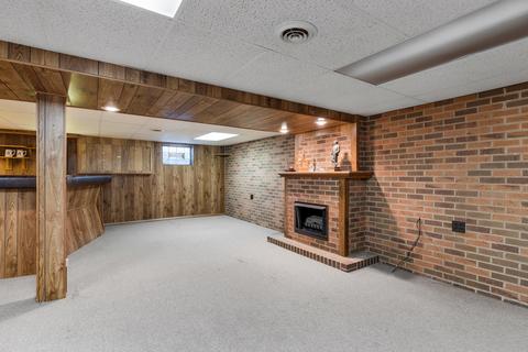 220 Mccain Ct, Des Plaines, IL 60016 photo 17