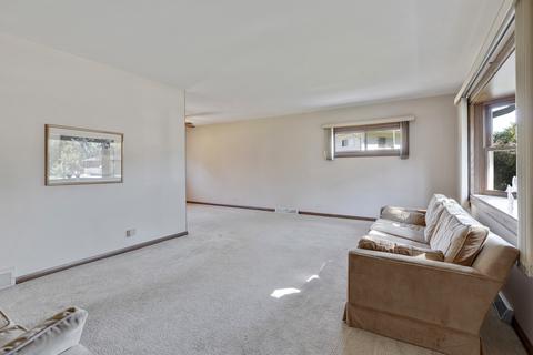 220 Mccain Ct, Des Plaines, IL 60016 photo 4